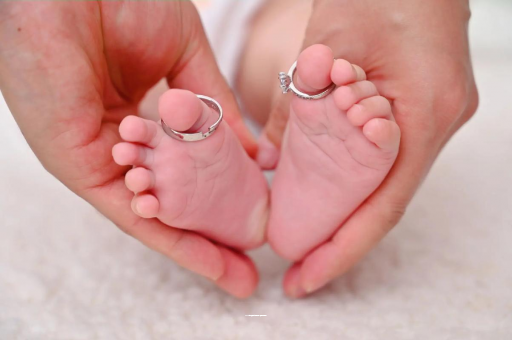 仁怀怀孕肚子一边高一边低